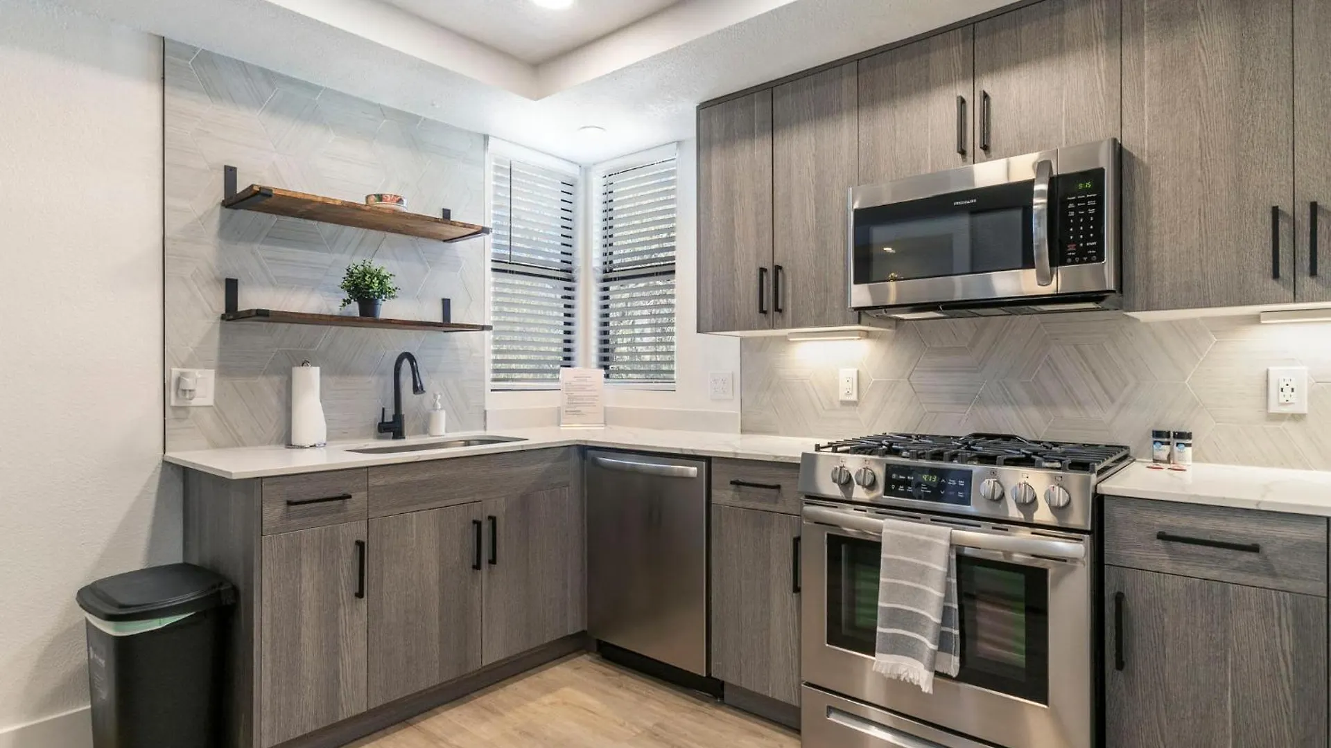 סקוטסדייל 2Br Cozysuites At Kierland Commons With Pool #01 דירה